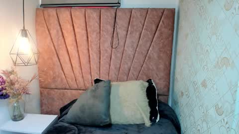 ISSA MILF online show from November 2025 01:00:02 PM