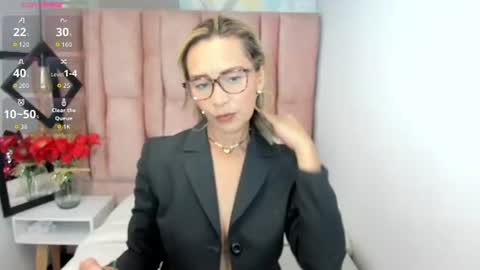 ISSA MILF online show from June 2026 01:20:02 PM