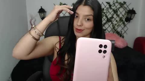 Issa  online show from October 2025 02:03:02 PM