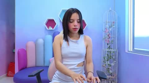 Issa Skinny online show from September 2025 11:32:01 AM