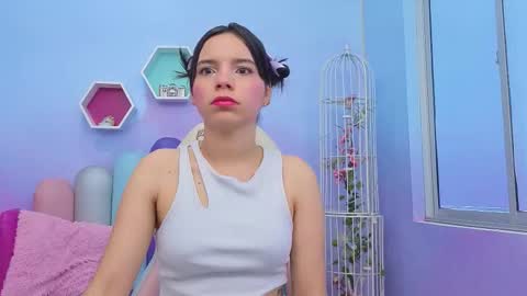 Issa Skinny online show from November 2025 11:33:02 AM