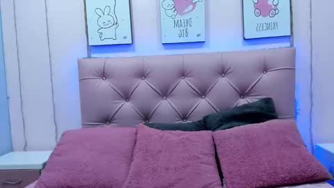 Snapshot of issaa_tyler chatting on September 2025 03:08:02 AM Issa online show from September 2025 03:08:02 AM