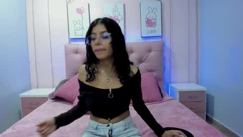 Snapshot of issaa_tyler chatting on October 2025 11:47:02 PM Issa online show from October 2025 11:47:02 PM