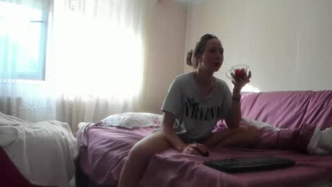 Issabelle online show from June 2026 04:15:01 AM
