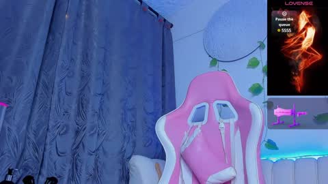 Snapshot of issac_james chatting on January 2025 05:05:02 AM Issac online show from January 2025 05:05:02 AM