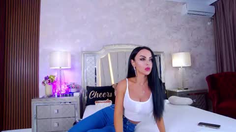 Snapshot of issadorra chatting on September 2025 05:02:02 AM Issadorra online show from September 2025 05:02:02 AM