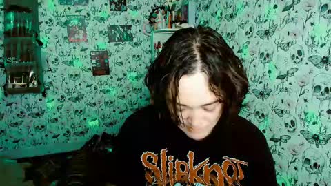 Yiz online show from May 2026 04:29:01 AM