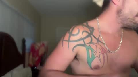 Snapshot of italianmaskedwhore chatting on December 2024 10:36:02 PM RIZZO online show from December 2024 10:36:02 PM