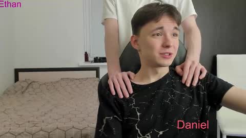 Ethan online show from October 2025 04:38:02 PM