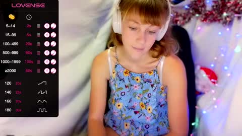 Snapshot of its_lily chatting on December 2024 03:59:02 AM Lily online show from December 2024 03:59:02 AM