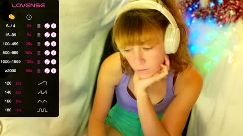 Snapshot of its_lily chatting on December 2024 03:44:01 AM Lily online show from December 2024 03:44:01 AM