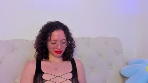 Snapshot of its_marie chatting on December 2024 01:39:01 PM Maria online show from December 2024 01:39:01 PM