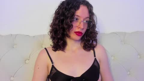 Snapshot of its_marie chatting on February 2025 01:32:02 PM Maria online show from February 2025 01:32:02 PM