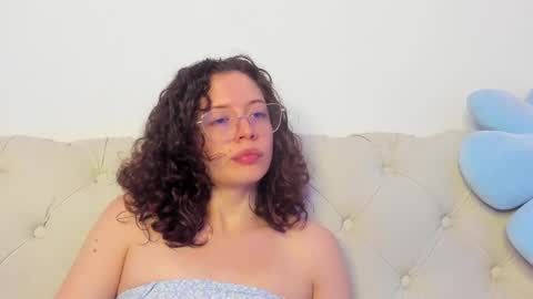 Snapshot of its_marie chatting on March 2025 07:28:02 PM Maria online show from March 2025 07:28:02 PM