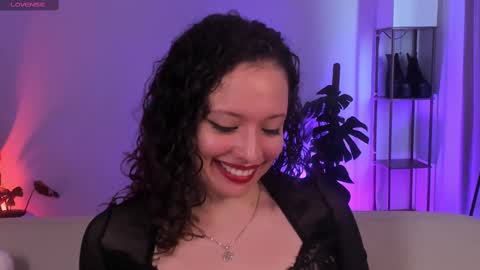 Snapshot of its_marie chatting on November 2025 06:37:02 PM Maria online show from November 2025 06:37:02 PM