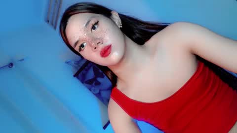 Snapshot of its_me_ezzie chatting on February 2025 10:42:01 PM EZZIE online show from February 2025 10:42:01 PM