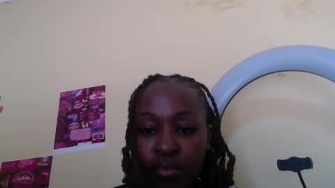 Snapshot of its_sweet chatting on March 2026 05:55:02 AM BigAss horny online show from March 2026 05:55:02 AM