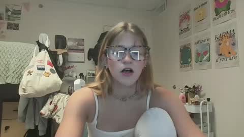 Snapshot of itsalexlove chatting on February 2025 02:19:01 AM Alex Love online show from February 2025 02:19:01 AM