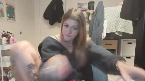 Snapshot of itsalexlove chatting on February 2025 12:58:01 AM Alex Love online show from February 2025 12:58:01 AM