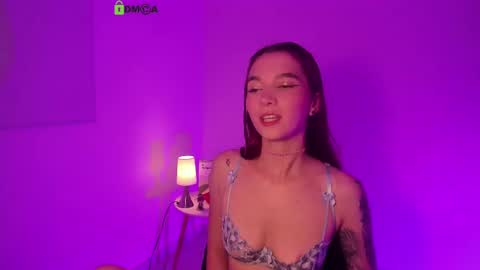 Snapshot of itscamille chatting on October 2025 02:08:02 AM Camille online show from October 2025 02:08:02 AM