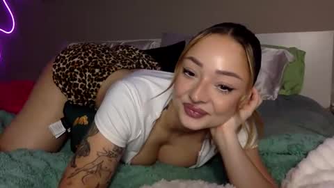 Duchess online show from December 2025 01:23:02 AM