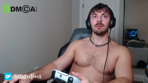 Snapshot of itslukiepooh chatting on November 2025 10:15:02 PM Itslukiepooh online show from November 2025 10:15:02 PM