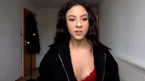 itsnicka online show from February 2026 03:28:01 PM