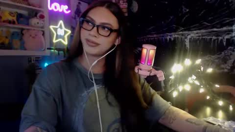 Nicki Foxx online show from January 2025 06:33:02 PM