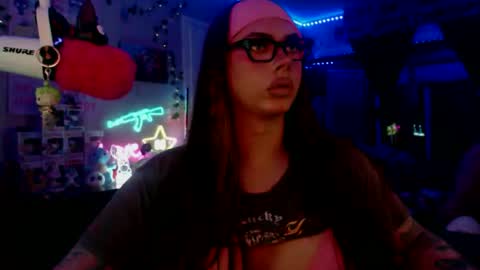 Nicki Foxx online show from November 2025 03:49:01 AM