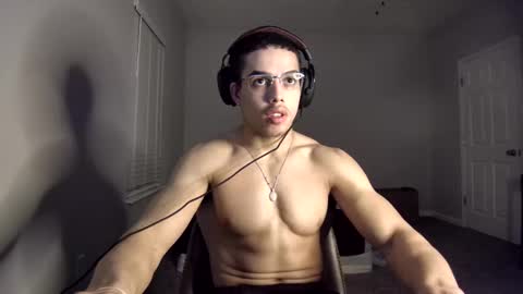 Snapshot of itstarzan chatting on December 2024 12:12:01 AM TARZAN online show from December 2024 12:12:01 AM