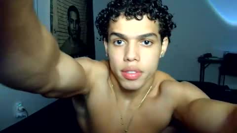 Snapshot of itstarzan chatting on October 2025 01:36:02 AM TARZAN online show from October 2025 01:36:02 AM