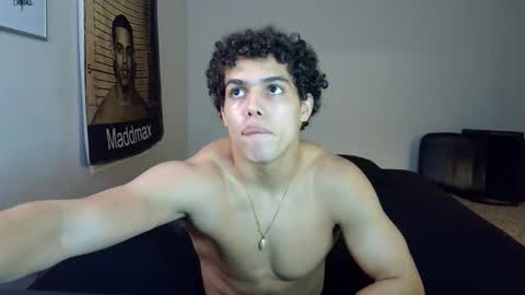 Snapshot of itstarzan chatting on November 2025 05:16:02 AM TARZAN online show from November 2025 05:16:02 AM