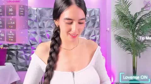 Itzel  online show from May 2026 03:17:02 PM
