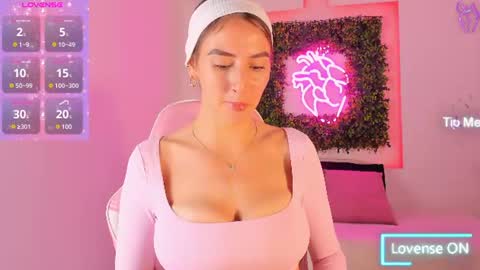 Itzel  online show from June 2026 01:54:02 PM