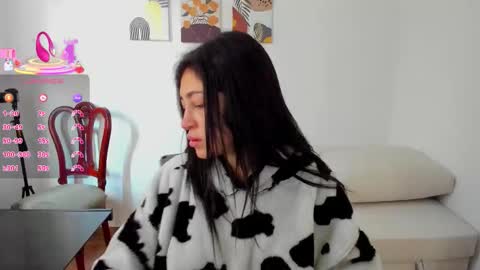 Snapshot of itziar_cailanie chatting on October 2025 02:56:02 PM Itziar  online show from October 2025 02:56:02 PM