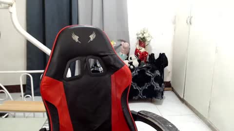 Snapshot of itzme_jhonfred chatting on June 2026 03:27:01 PM Jhonfred online show from June 2026 03:27:01 PM