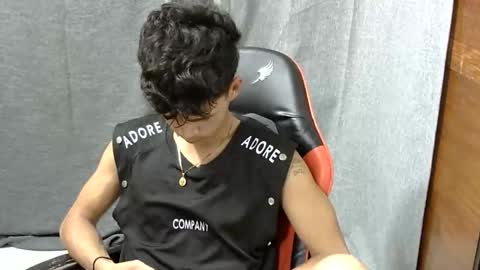 itzme_john online show from April 2026 01:07:02 AM