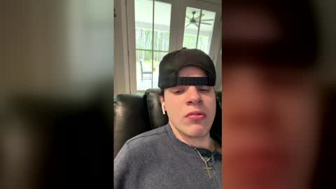 Snapshot of itzzk3nt chatting on April 2026 05:21:01 PM itzzk3nt online show from April 2026 05:21:01 PM