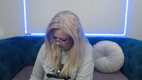 ivanacharm online show from April 2026 03:21:02 AM