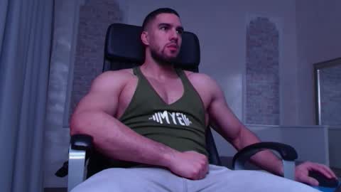 Snapshot of ivanhydee chatting on October 2025 04:45:01 AM IvanHydee online show from October 2025 04:45:01 AM