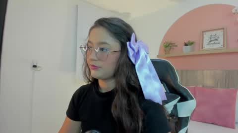 I V E T T E online show from May 2026 07:55:02 PM