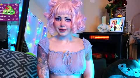 Snapshot of ivey_and_james chatting on January 2025 10:46:02 PM Ivey and James online show from January 2025 10:46:02 PM
