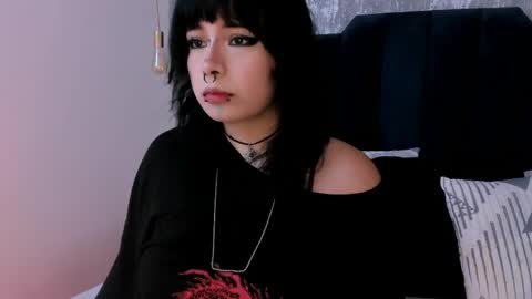 Ivi jones online show from May 2026 06:13:01 PM