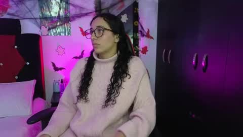 Snapshot of ivonemoon chatting on October 2025 03:53:01 PM ivonemoon online show from October 2025 03:53:01 PM