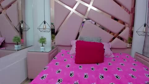 IvonJanice online show from September 2025 01:35:02 PM