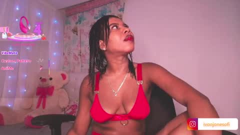 Snapshot of ivonjoness chatting on October 2025 02:56:01 AM  Ivon  Miss Jones  online show from October 2025 02:56:01 AM