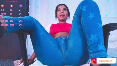 Snapshot of ivonjoness chatting on October 2025 04:05:02 AM  Ivon  Miss Jones  online show from October 2025 04:05:02 AM