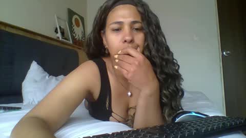 Snapshot of ivonne_collins33 chatting on September 2025 03:22:02 PM ivonne_collins33 online show from September 2025 03:22:02 PM