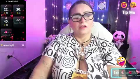 Snapshot of ivonnee17_ chatting on April 2026 04:15:01 AM Ivonne online show from April 2026 04:15:01 AM