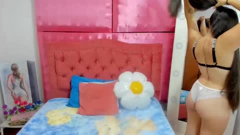 Snapshot of ivonny_cute chatting on November 2025 11:09:01 AM Ivonny online show from November 2025 11:09:01 AM